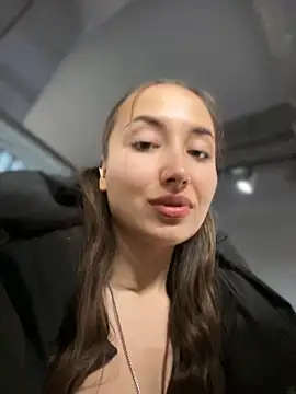 Snapshot of VelvetVixenI chatting on 12-16-25, 06:24 VelvetVixenI online show from 12-16-25, 06:24