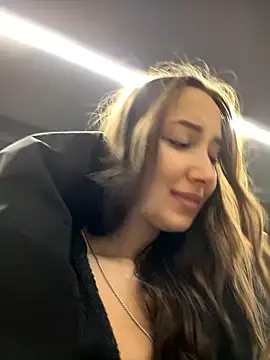 Snapshot of VelvetVixenI chatting on 12-21-25, 08:16 VelvetVixenI online show from 12-21-25, 08:16