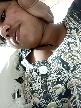 Snapshot of Haniya-143 chatting on 12-14-24, 11:07 Haniya-143 online show from 12-14-24, 11:07