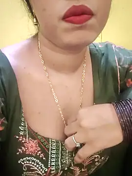 Snapshot of Haniya-143 chatting on 10-07-25, 08:28 Haniya-143 online show from 10-07-25, 08:28