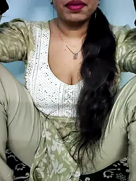 Snapshot of Haniya-143 chatting on 10-21-25, 03:18 Haniya-143 online show from 10-21-25, 03:18