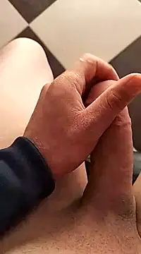 Snapshot of ahme_bebo chatting on 01-10-25, 12:47 ahme bebo online show from 01-10-25, 12:47