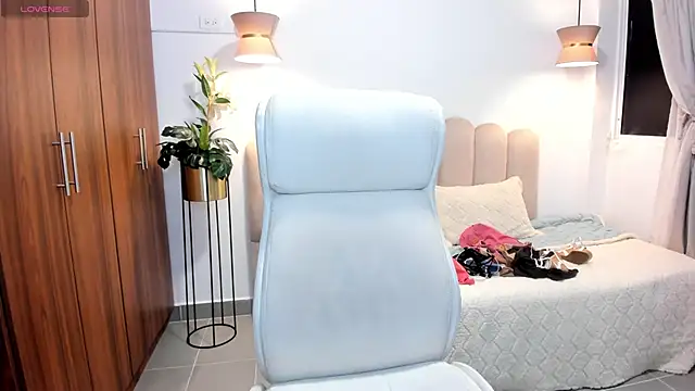 kiim sweett online show from 01-15-25, 07:37