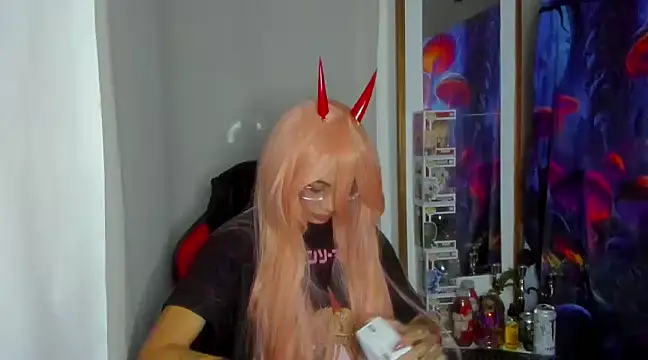 Snapshot of _sakae_ chatting on 12-19-24, 10:10 sakae online show from 12-19-24, 10:10