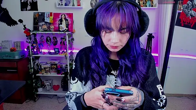 Snapshot of _sakae_ chatting on 11-19-25, 05:46 sakae online show from 11-19-25, 05:46