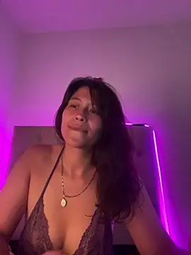 Snapshot of mariana_21x chatting on 01-24-25, 12:31 mariana 21x online show from 01-24-25, 12:31