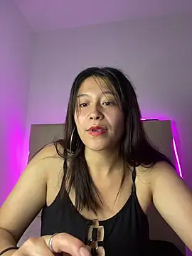 Snapshot of mariana_21x chatting on 02-20-25, 07:30 mariana 21x online show from 02-20-25, 07:30