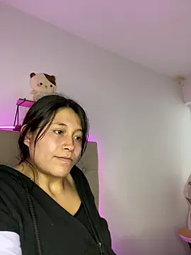 Snapshot of mariana_21x chatting on 02-25-25, 01:28 mariana 21x online show from 02-25-25, 01:28