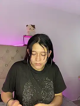 Snapshot of mariana_21x chatting on 02-27-25, 01:07 mariana 21x online show from 02-27-25, 01:07