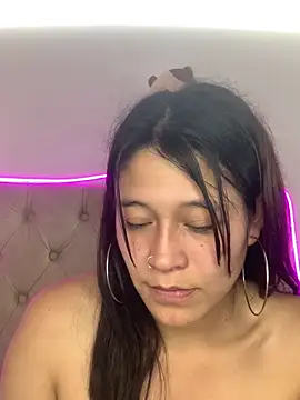 Snapshot of mariana_21x chatting on 03-05-25, 04:35 mariana 21x online show from 03-05-25, 04:35