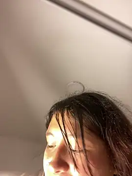 Snapshot of mariana_21x chatting on 03-06-25, 07:54 mariana 21x online show from 03-06-25, 07:54