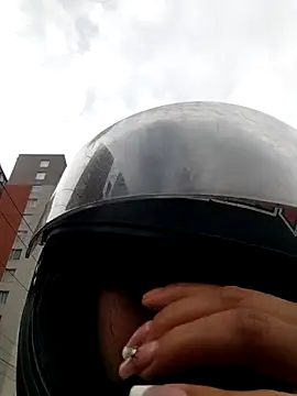 Snapshot of mariana_21x chatting on 10-10-25, 12:15 mariana 21x online show from 10-10-25, 12:15