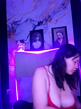 Snapshot of mariana_21x chatting on 10-21-25, 12:39 mariana 21x online show from 10-21-25, 12:39