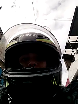 Snapshot of mariana_21x chatting on 10-28-25, 02:20 mariana 21x online show from 10-28-25, 02:20