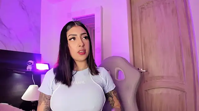 Snapshot of misscheelsee chatting on 12-30-24, 05:02 misscheelsee online show from 12-30-24, 05:02