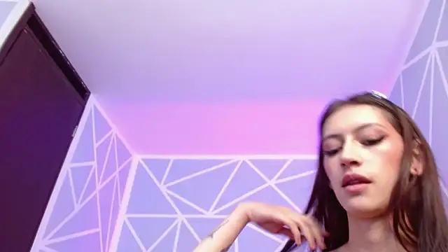 Snapshot of sara17_ chatting on 03-20-25, 05:57 sara17  online show from 03-20-25, 05:57