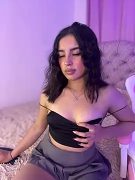 Snapshot of Emily-14 chatting on 01-15-25, 10:06 Emily-14 online show from 01-15-25, 10:06