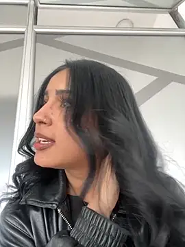 Snapshot of Emily-14 chatting on 09-16-25, 06:31 Emily-14 online show from 09-16-25, 06:31