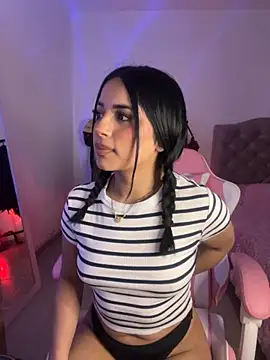 Snapshot of Emily-14 chatting on 09-26-25, 03:10 Emily-14 online show from 09-26-25, 03:10