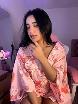 Snapshot of Emily-14 chatting on 10-01-25, 05:13 Emily-14 online show from 10-01-25, 05:13