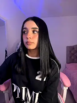 Snapshot of Emily-14 chatting on 10-16-25, 02:12 Emily-14 online show from 10-16-25, 02:12