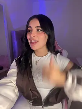 Emily-14 online show from 04-17-26, 07:33