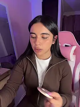 Emily-14 online show from 04-28-26, 01:15