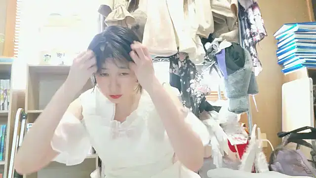 Snapshot of morikawa_sayaka chatting on 10-10-25, 12:09 morikawa sayaka online show from 10-10-25, 12:09