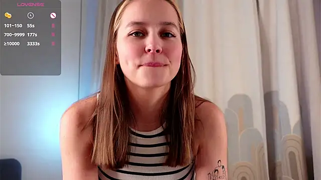 Snapshot of FalineDowlen chatting on 12-22-24, 06:28 FalineDowlen online show from 12-22-24, 06:28