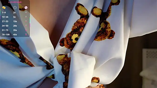 Snapshot of FalineDowlen chatting on 01-24-25, 07:19 FalineDowlen online show from 01-24-25, 07:19