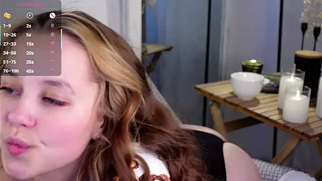 Snapshot of FalineDowlen chatting on 01-26-25, 04:30 FalineDowlen online show from 01-26-25, 04:30