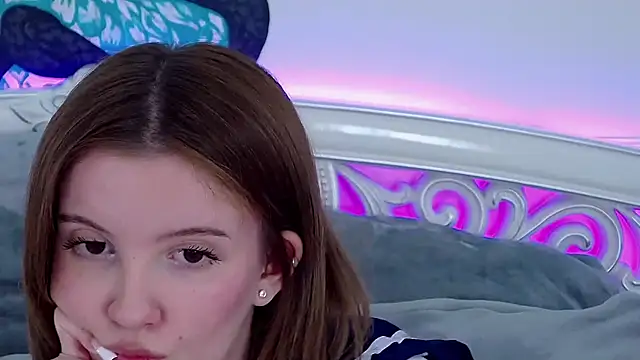 EvansMilana online show from 01-07-25, 10:41