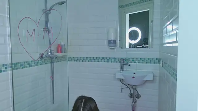 Snapshot of Mia_Mia_M chatting on 12-28-24, 05:33 Mia Mia M online show from 12-28-24, 05:33