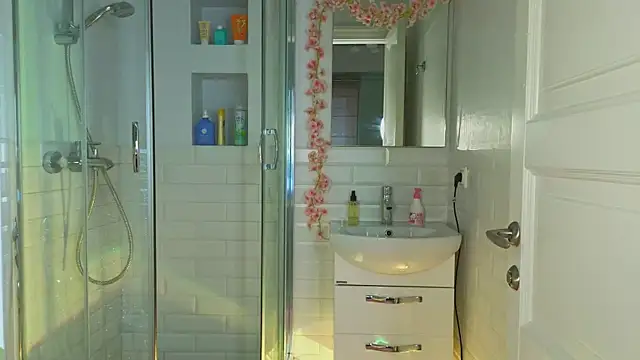 Snapshot of Mia_Mia_M chatting on 02-28-25, 11:47 Mia Mia M online show from 02-28-25, 11:47