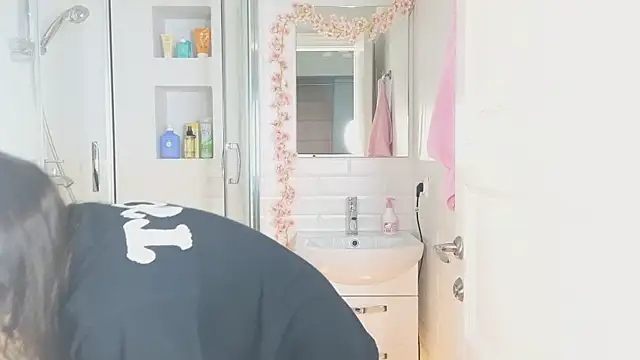 Mia Mia M online show from 03-03-25, 05:42