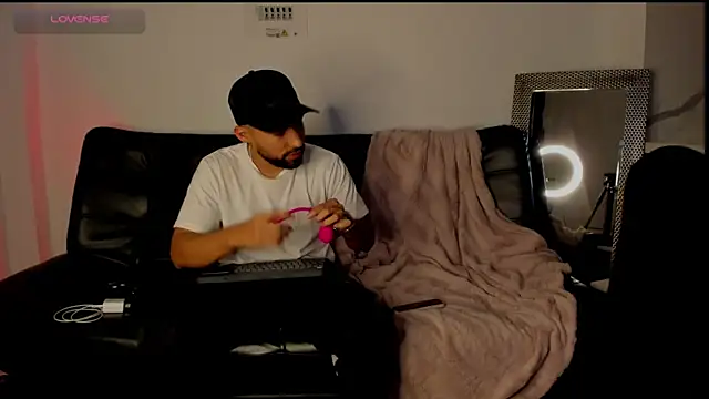 Sweet and caramel online show from 03-11-25, 09:37