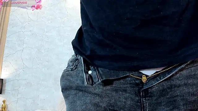 Snapshot of Freyaa__ chatting on 01-18-25, 03:31 Freyaa   online show from 01-18-25, 03:31