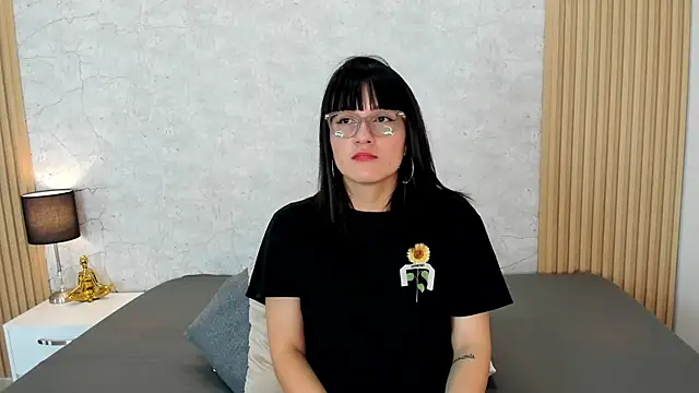 Snapshot of Freyaa__ chatting on 03-18-25, 09:10 Freyaa   online show from 03-18-25, 09:10