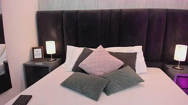 Snapshot of Freyaa__ chatting on 09-29-25, 09:19 Freyaa   online show from 09-29-25, 09:19