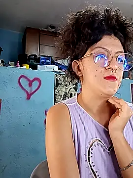 Snapshot of LoveElectra chatting on 11-10-25, 04:17 LoveElectra online show from 11-10-25, 04:17