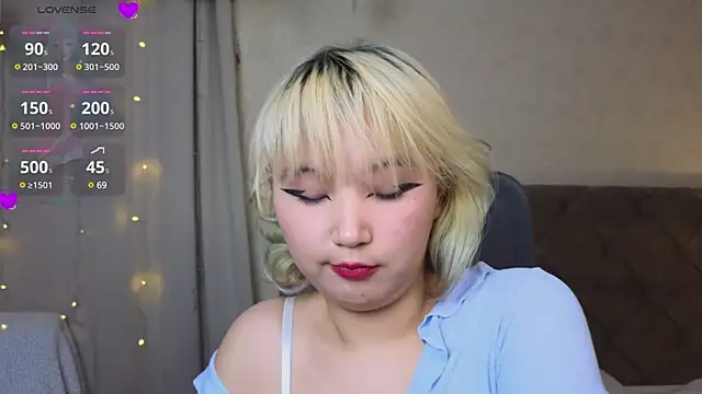 Snapshot of Milla_Aheo chatting on 02-16-25, 07:49 Milla Aheo online show from 02-16-25, 07:49