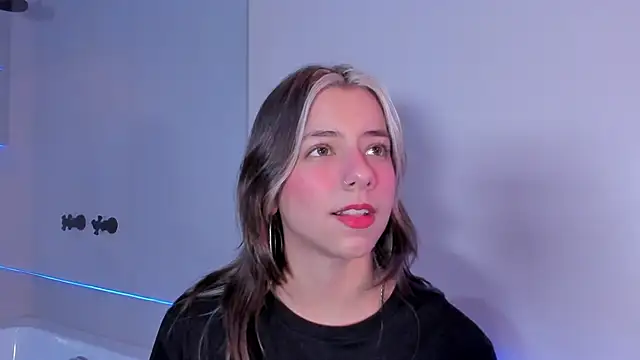 ArtemisaBlake online show from 12-18-24, 12:10