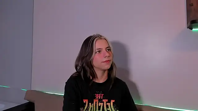 ArtemisaBlake online show from 12-19-24, 12:02