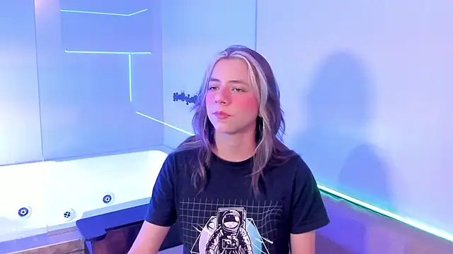 ArtemisaBlake online show from 12-19-24, 09:06