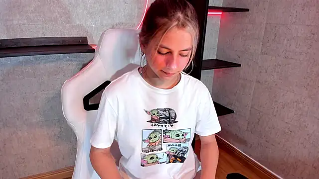 ArtemisaBlake online show from 01-06-25, 09:22