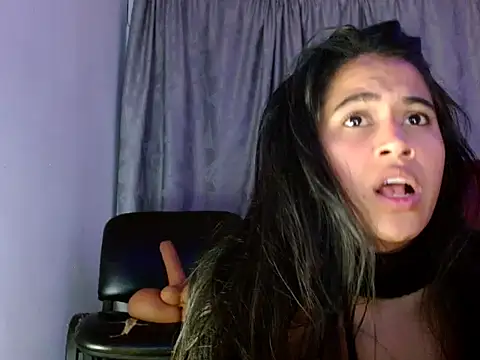 Snapshot of brihanna_lena chatting on 10-29-25, 05:42 brihanna lena online show from 10-29-25, 05:42