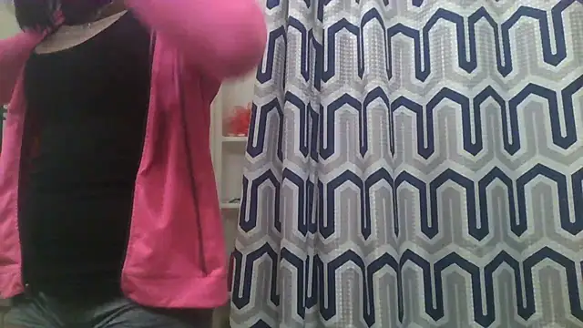 Snapshot of LuckiXCX chatting on 02-11-25, 11:12 LuckiXCX online show from 02-11-25, 11:12