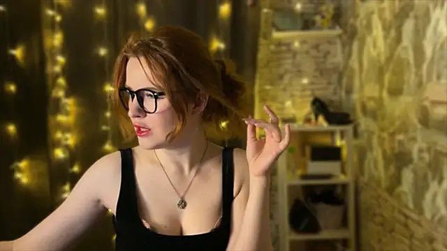 Snapshot of LaurenRossss chatting on 12-16-24, 09:41 LaurenRossss online show from 12-16-24, 09:41