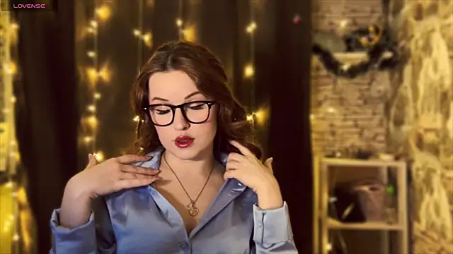 Snapshot of LaurenRossss chatting on 01-15-25, 11:40 LaurenRossss online show from 01-15-25, 11:40