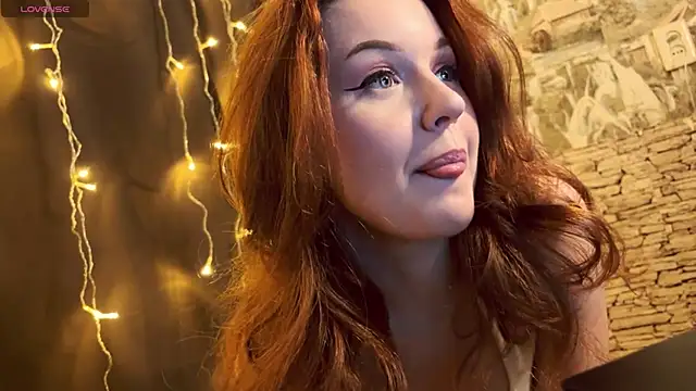 Snapshot of LaurenRossss chatting on 01-25-25, 11:00 LaurenRossss online show from 01-25-25, 11:00